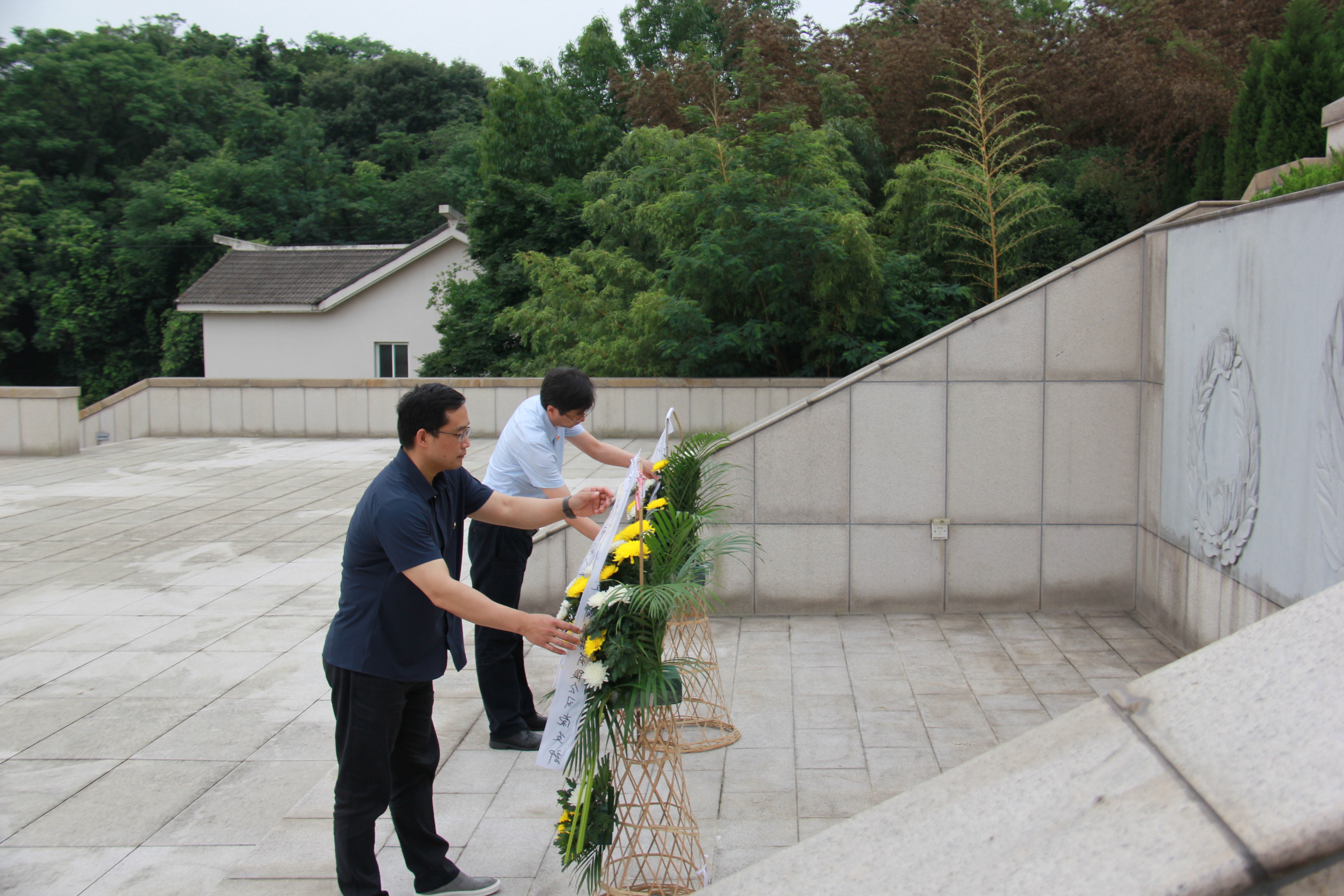 支部共建学党史 携手共进谱新篇